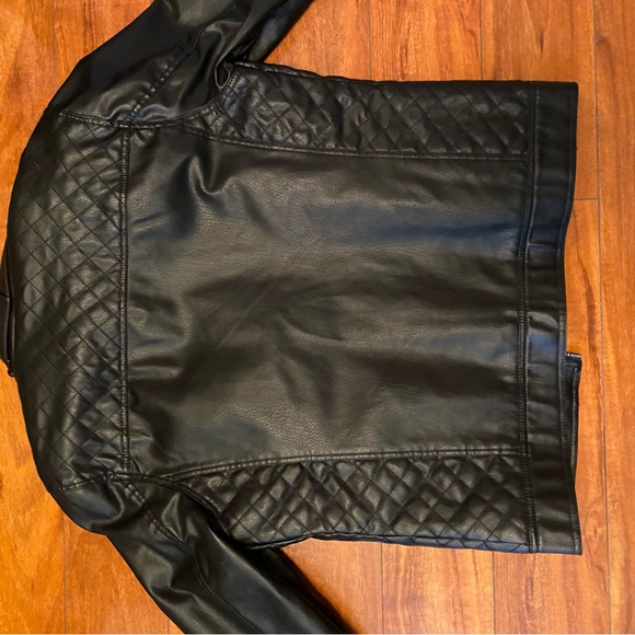 Leather jacket - Picture 6 of 11